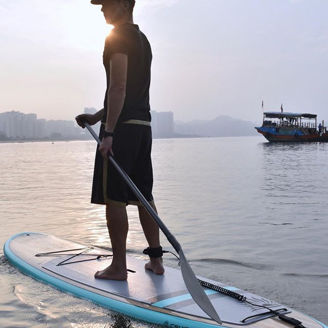 stand_up_paddle_board